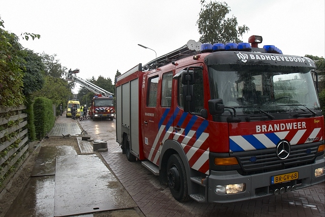 2010/233/GB 20100910 015 Leeuwenhoekstraat afhijsen.jpg